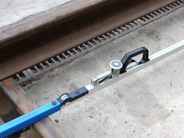 Compact track rail gauge gauge ruler for rail track