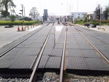  Railway Rubber Crossing Board