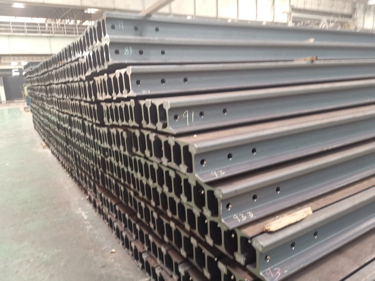 DIN Standard Mining Railway Track Steel Rail 