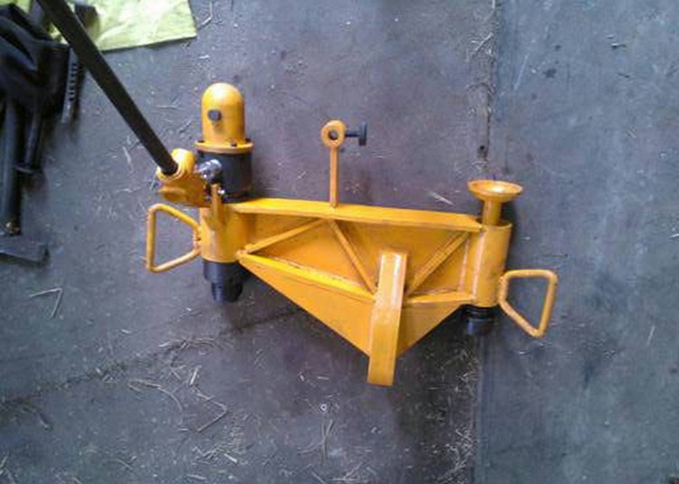 Point Rail Straightening Device