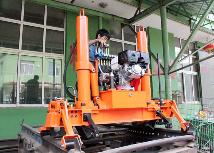 YQBJ-300*200II Hydraulic Track Lifting Machine With Slewing
